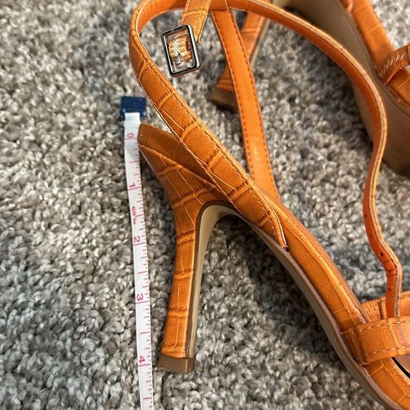 NWOT Marc Fisher Women's Deric Heeled Sandal in Orange Size 8 - Picture 9 of 13